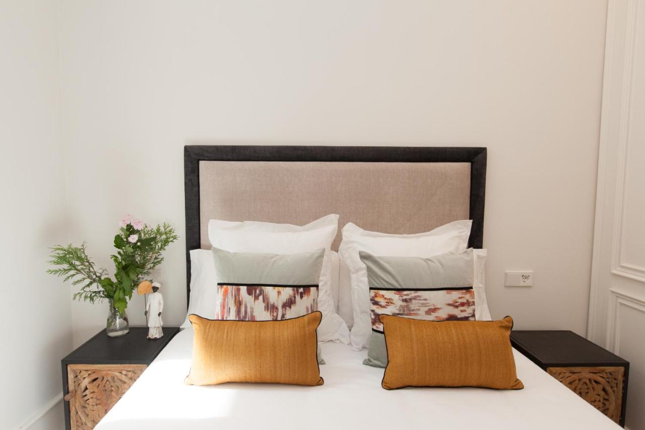 Isg Apartments Cedaceros Sevilla Buitenkant foto