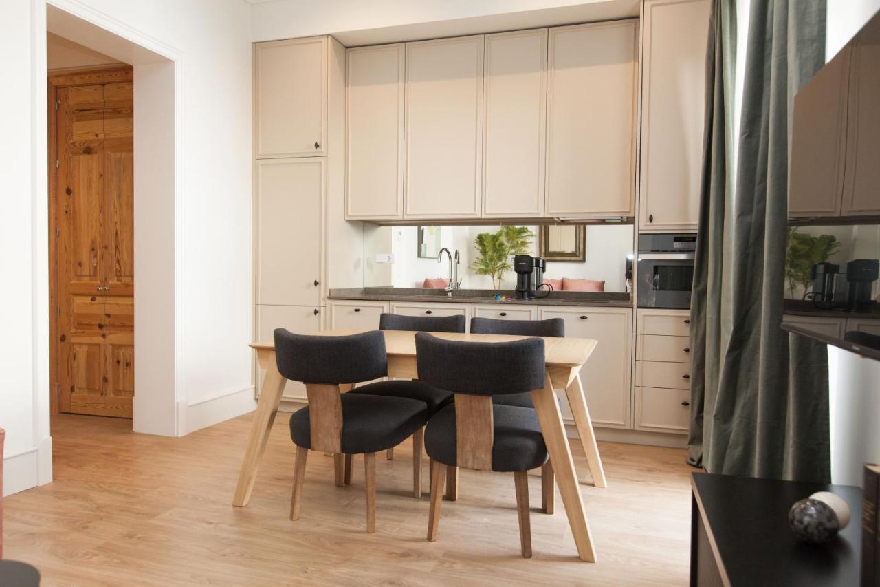 Isg Apartments Cedaceros Sevilla Buitenkant foto